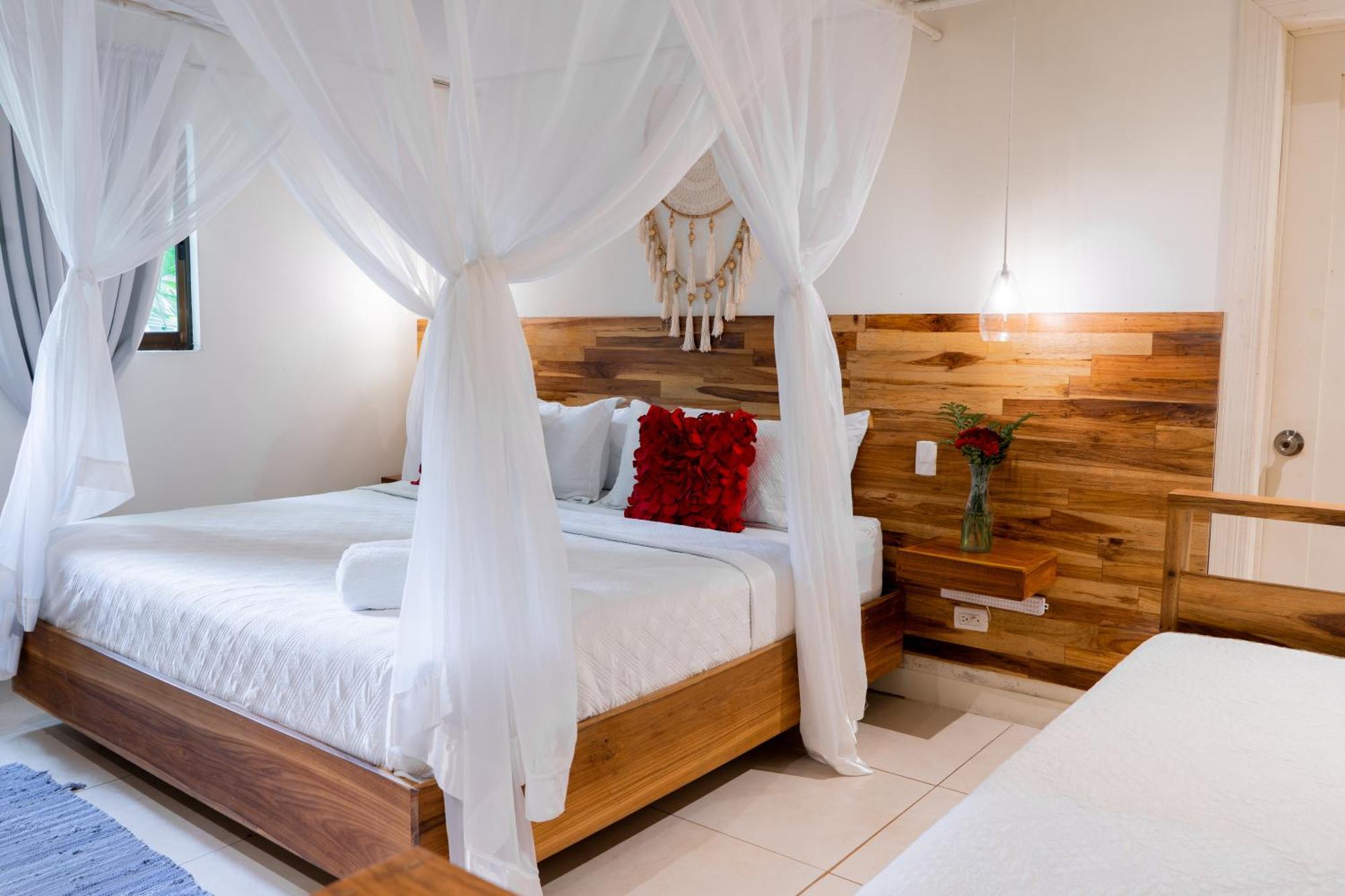 Banana Beach Bungalows Playa Santa Teresa  Exterior photo